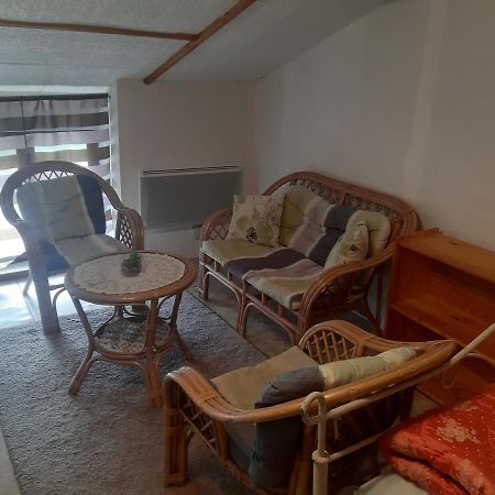 Petite Maison Ancienne Charentaise ,Dans Un Village Au Calme Ideal Travailleur Brigueuil Eksteriør billede