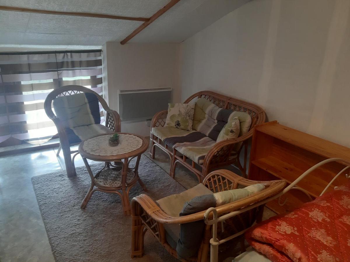 Petite Maison Ancienne Charentaise ,Dans Un Village Au Calme Ideal Travailleur Brigueuil Eksteriør billede